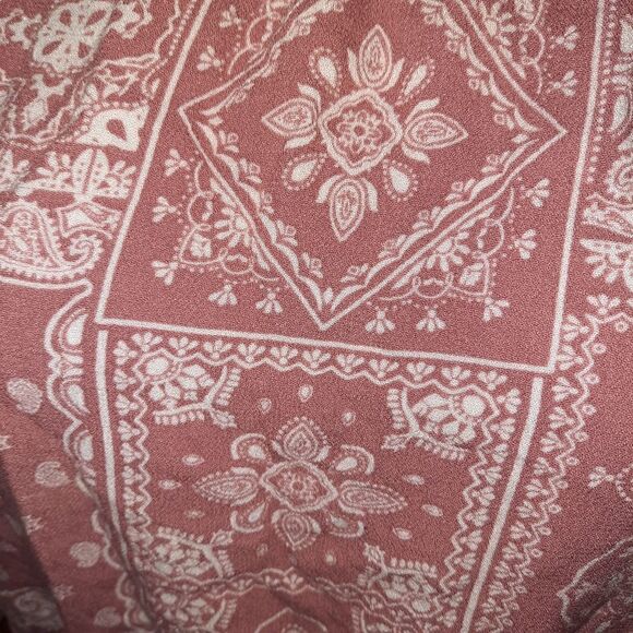 Off the shoulder bandana print top - Picture 3 of 3